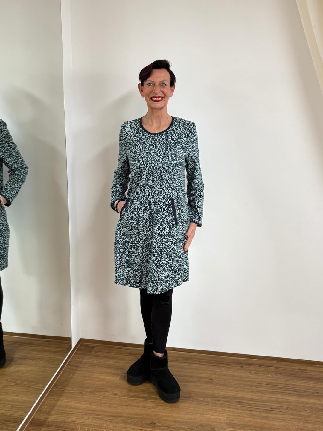 Loungewear Kleid mit Pünktchen - Vera Meyer