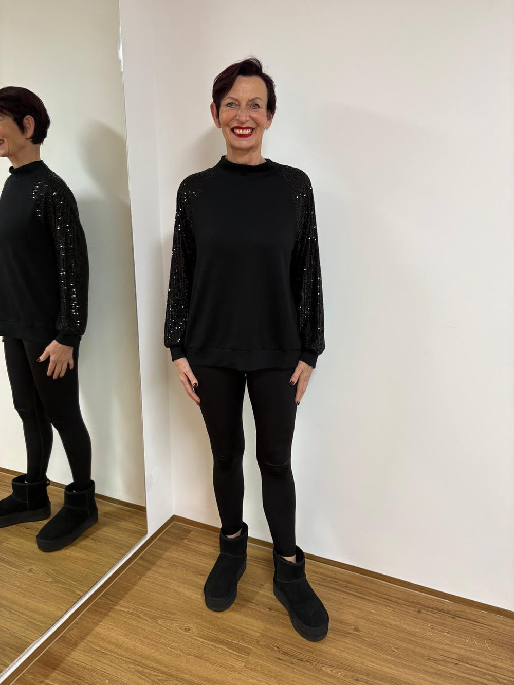 Oberteil mit Pailletten Ärmeln - Vera Meyer