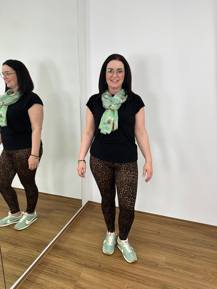 Lymph O Fit Wunderhose mit Yogabund im neuen Leo Look