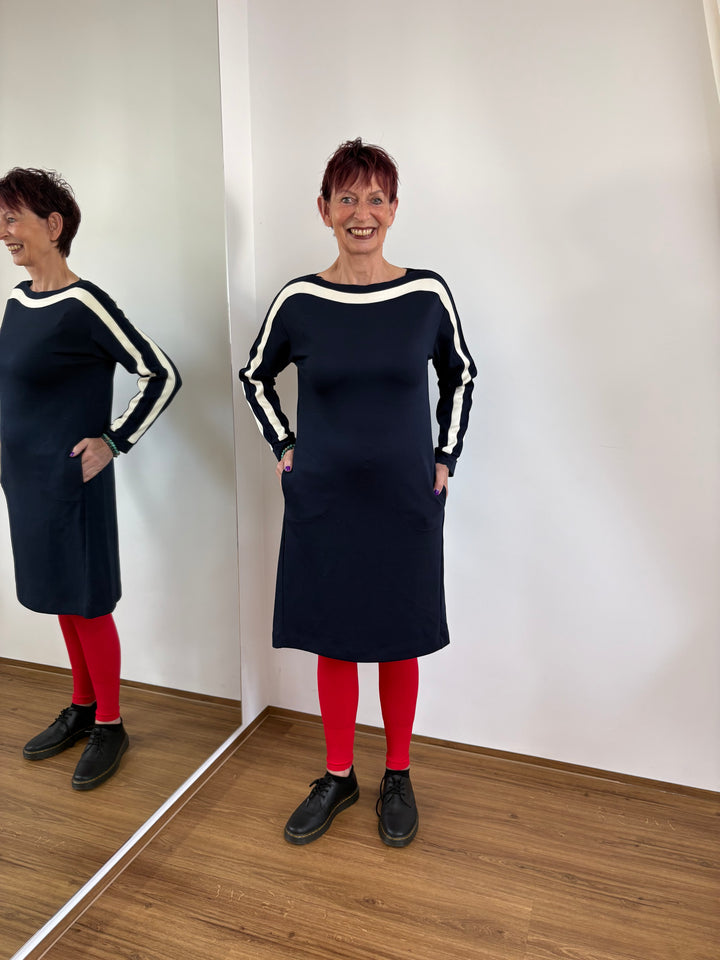 Kleid mit Streifen Look