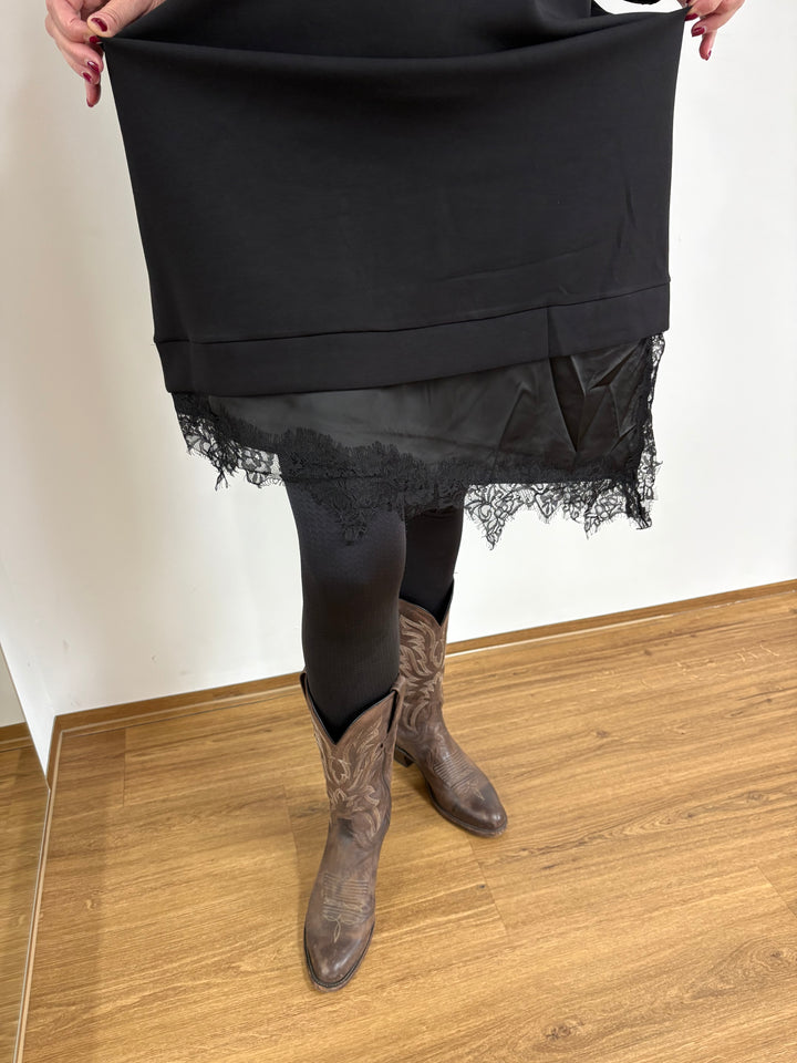 Black hooded dress with lace - Vera Meyer