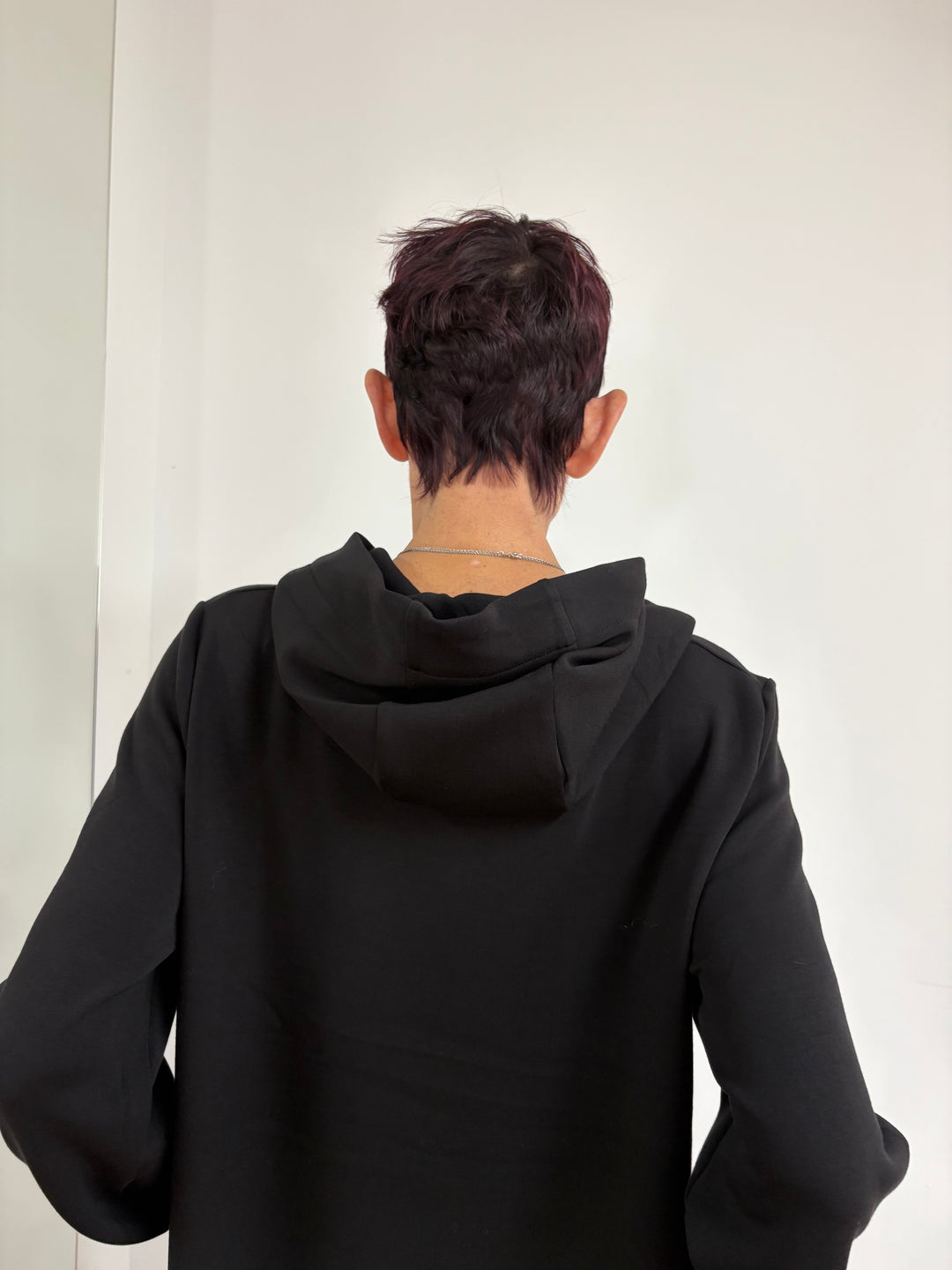 Black hooded dress with lace - Vera Meyer