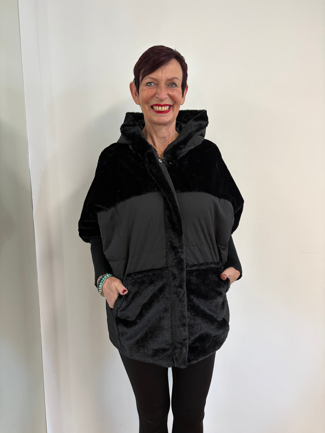 Coole Herbst/Winterjacke mit Kapuze - Vera Meyer